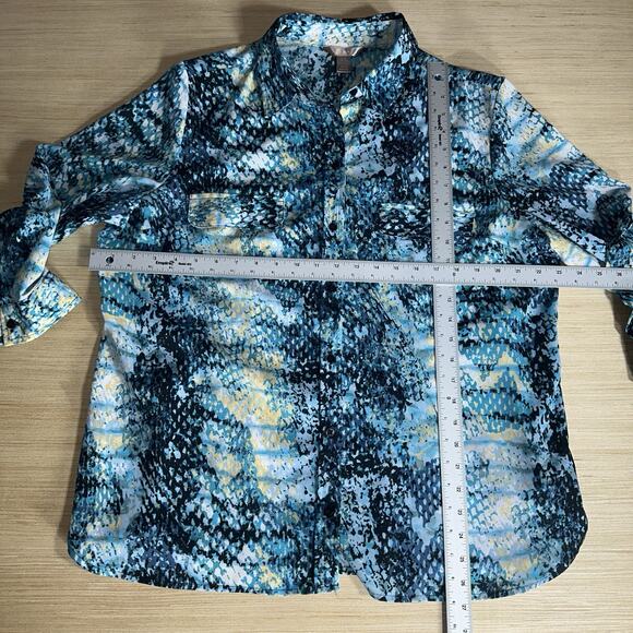 White Stag Button Up Blouse XL — Teal/Black/Yellow Snakeskin-Style Print - Picture 7 of 9